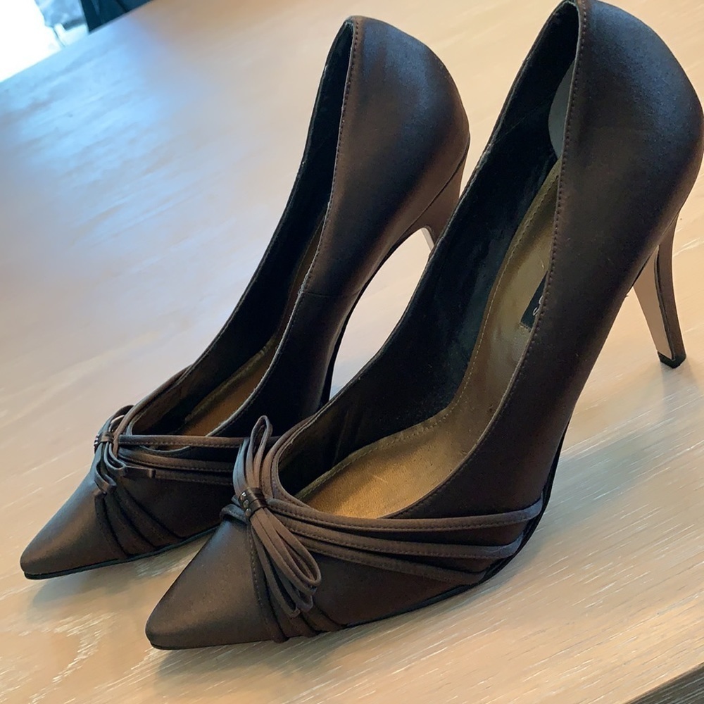 Womens Caparros high heels very light wear Sz 9.5B